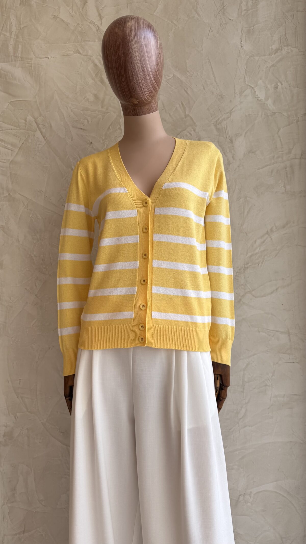 ART 710 Cardigan basico