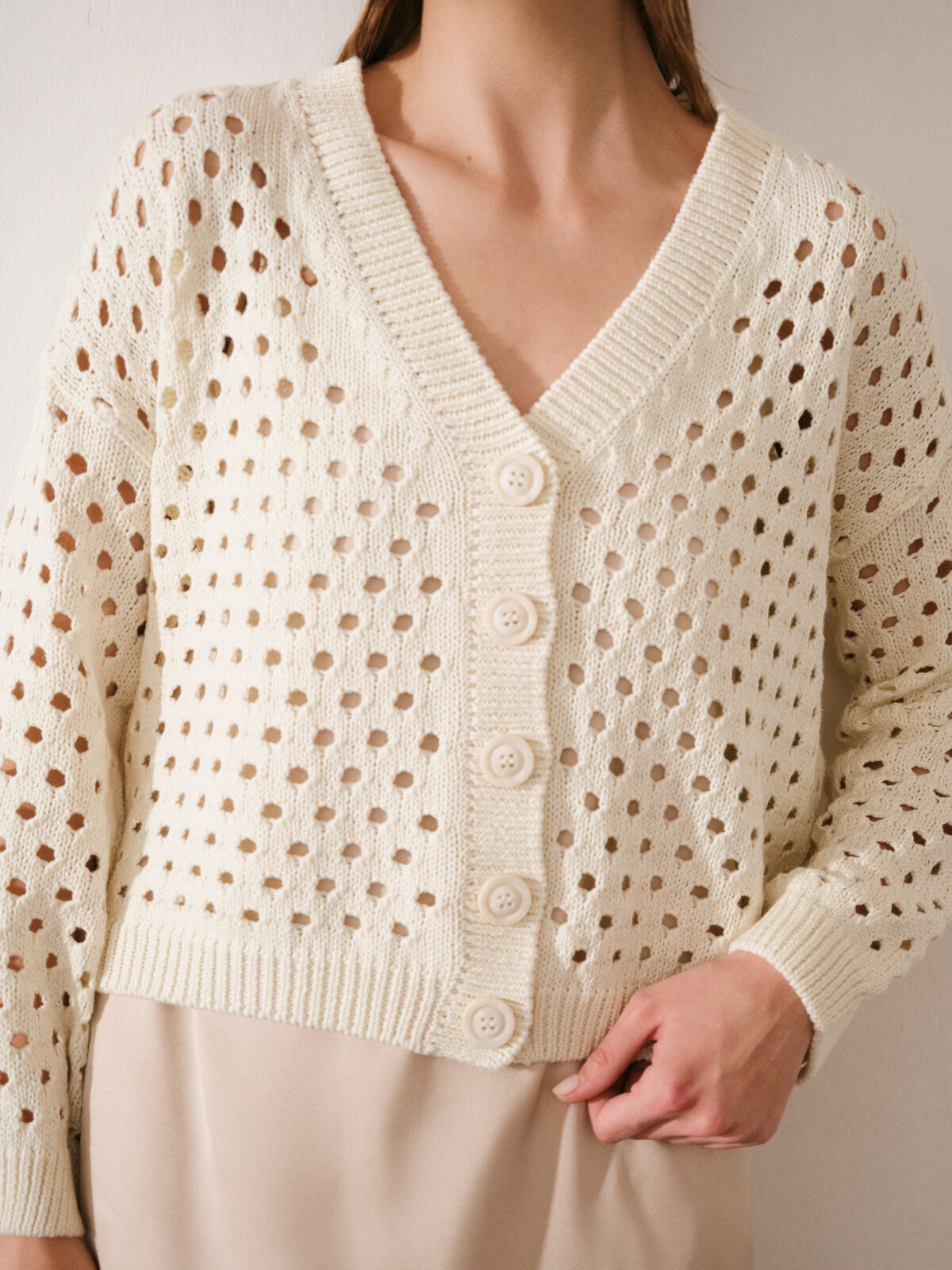 ART 678 Cardigan calado con botones