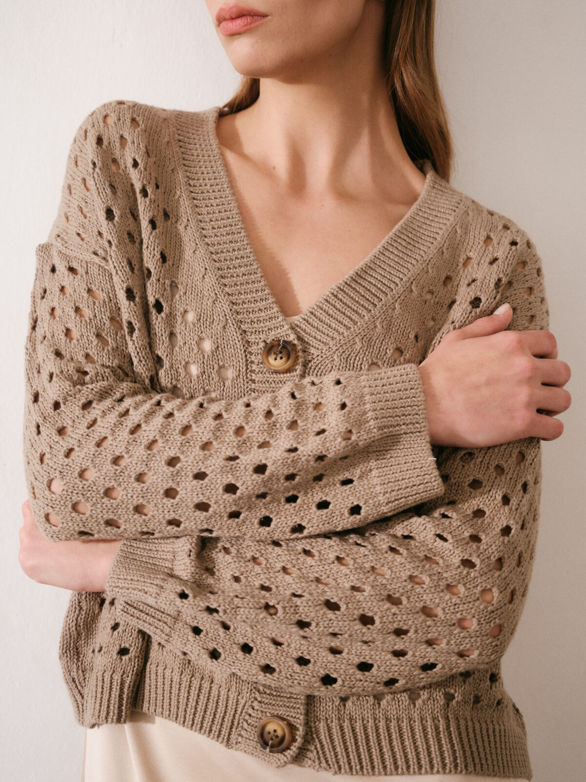 ART 678 Cardigan calado con botones