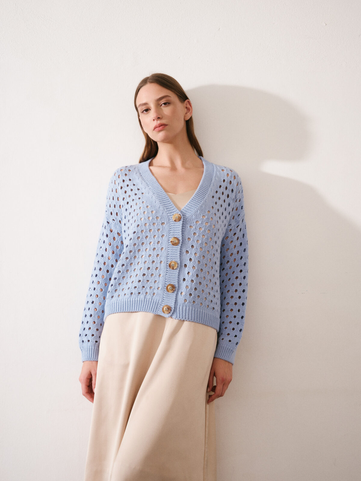 ART 678 Cardigan calado con botones