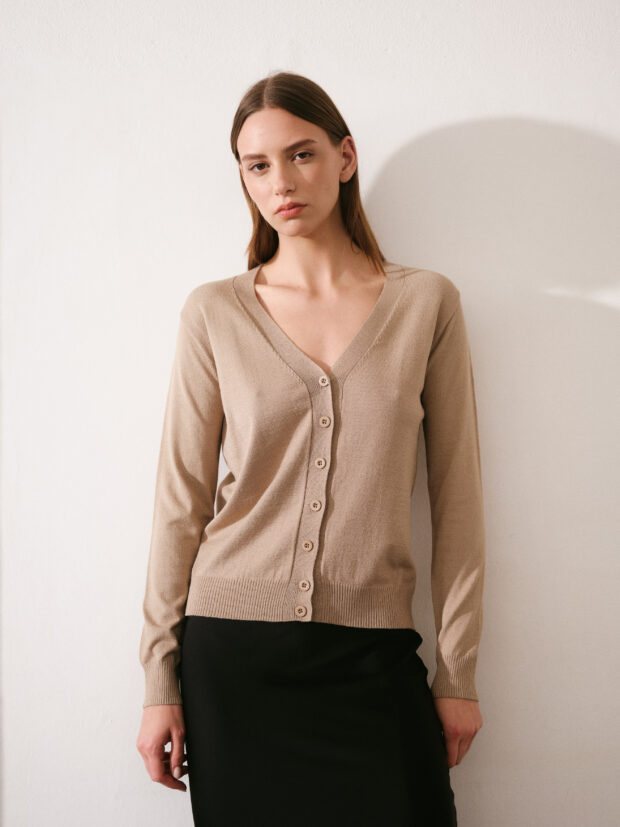 ART 710 Cardigan basico