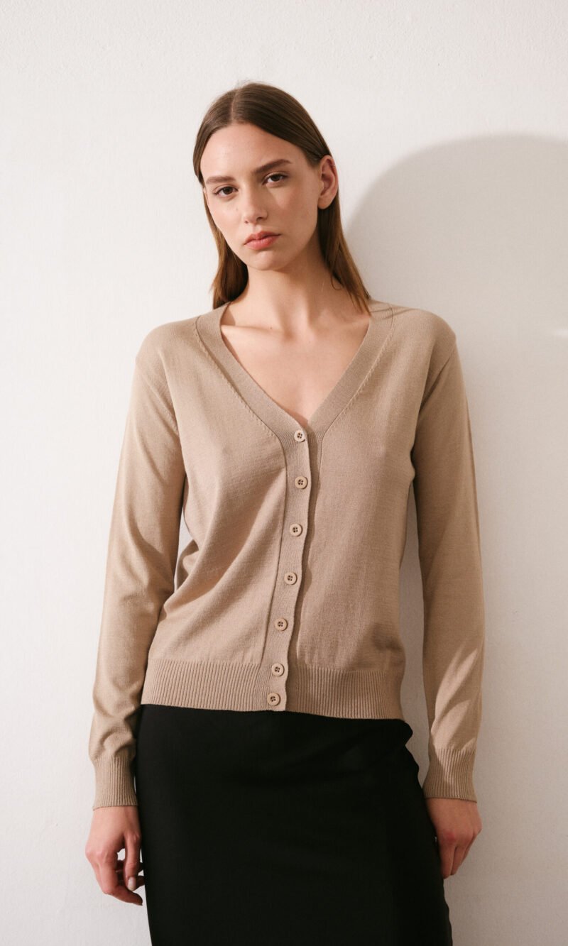 ART 710 Cardigan basico
