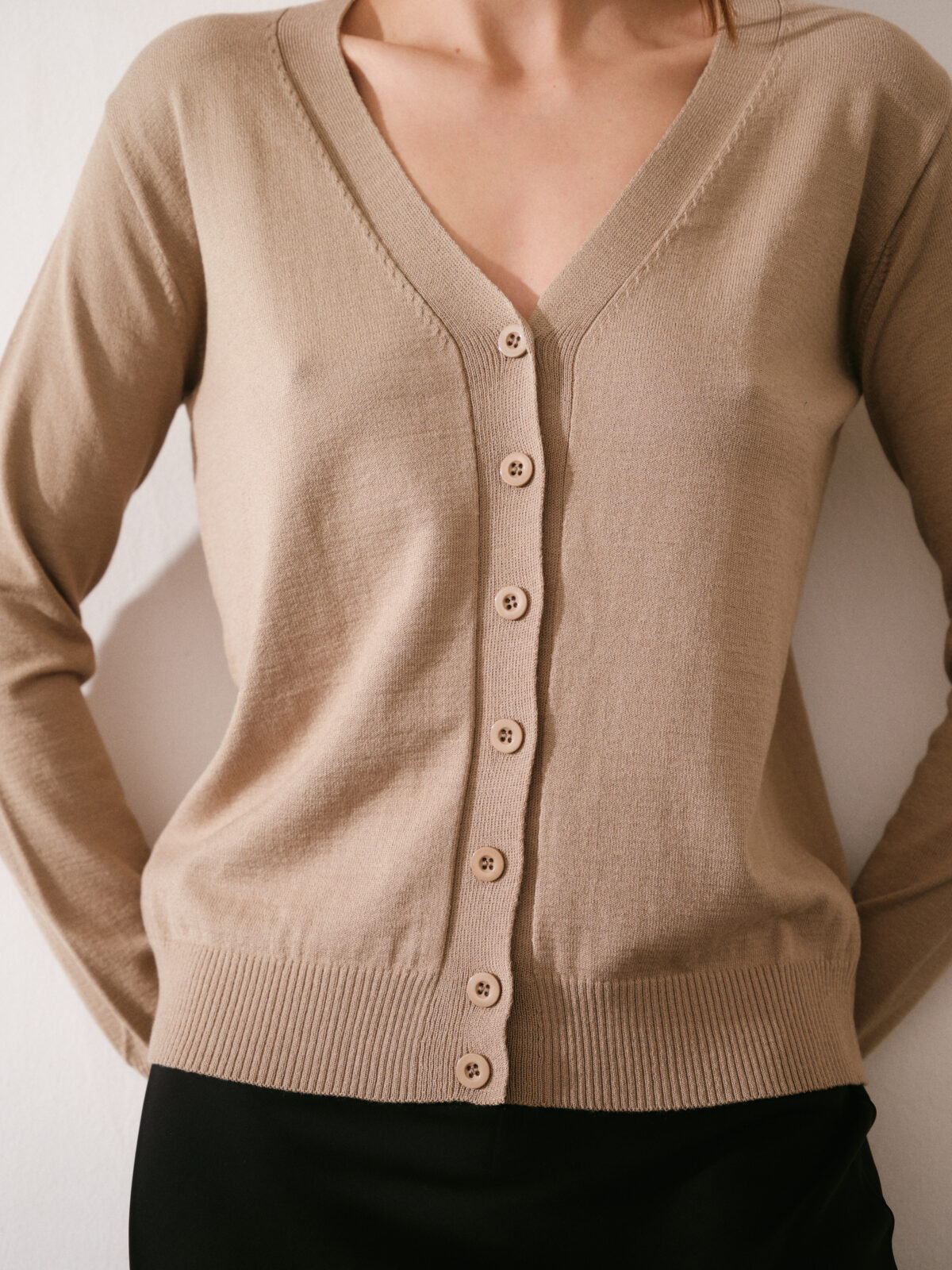 ART 710 Cardigan basico