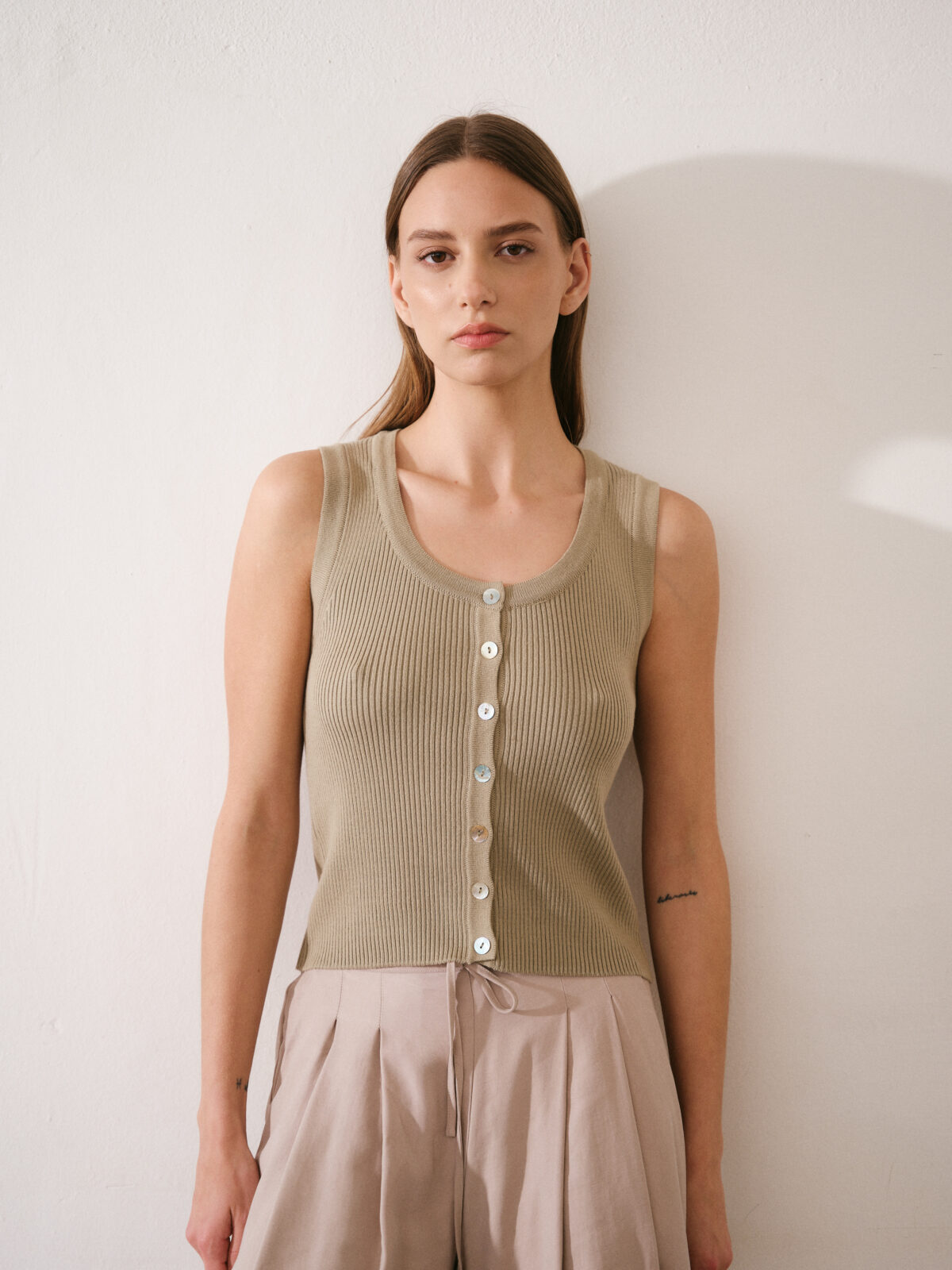 ART 101 Chaleco musculosa boton