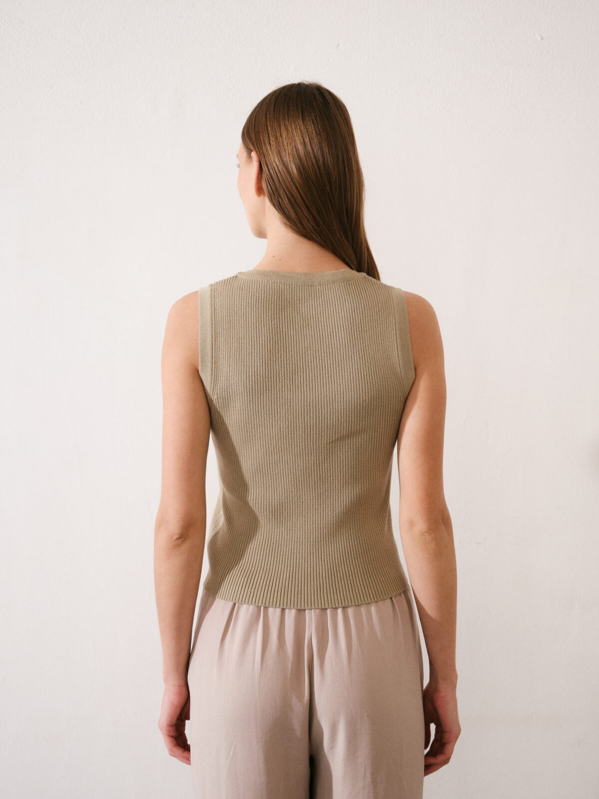 ART 101 Chaleco musculosa boton