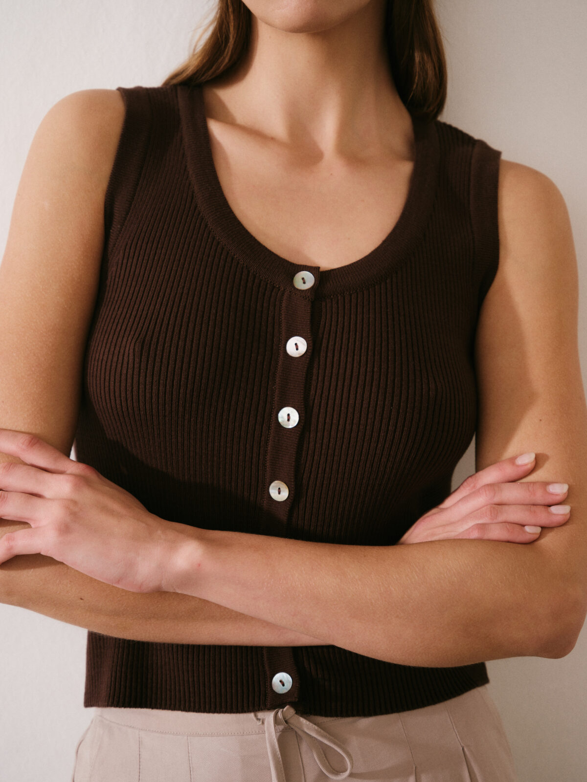 ART 101 Chaleco musculosa boton