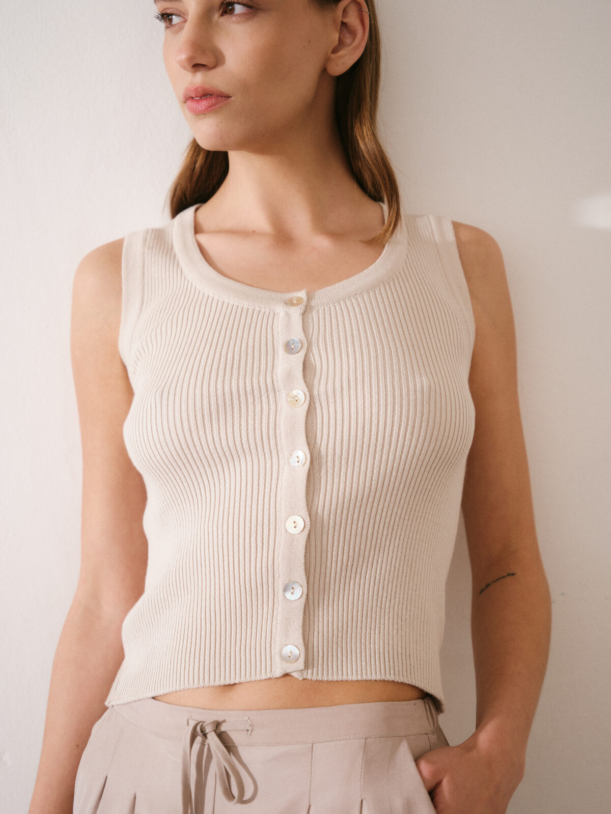 ART 101 Chaleco musculosa boton
